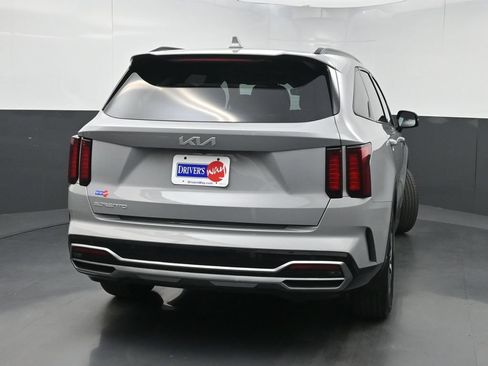 Used 2023 Kia Sorento EX w/ Panoramic Sunroof Package FWD image 43
