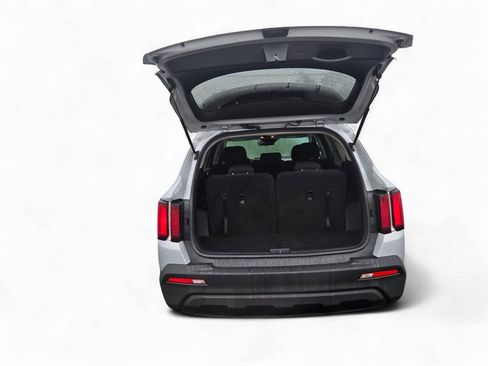 Used 2021 Kia Sorento LX image 5