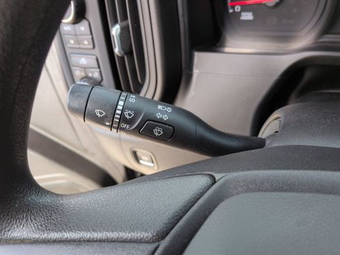 Used 2019 Chevrolet Silverado 1500 Custom Trail Boss AWD/4WD image 26