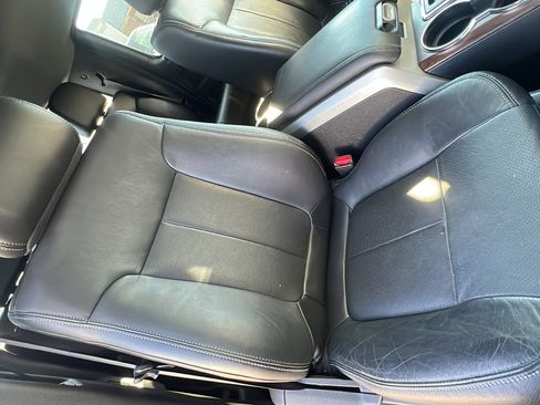 Used 2014 Ford F150 Lariat w/ Lariat Chrome Package image 20