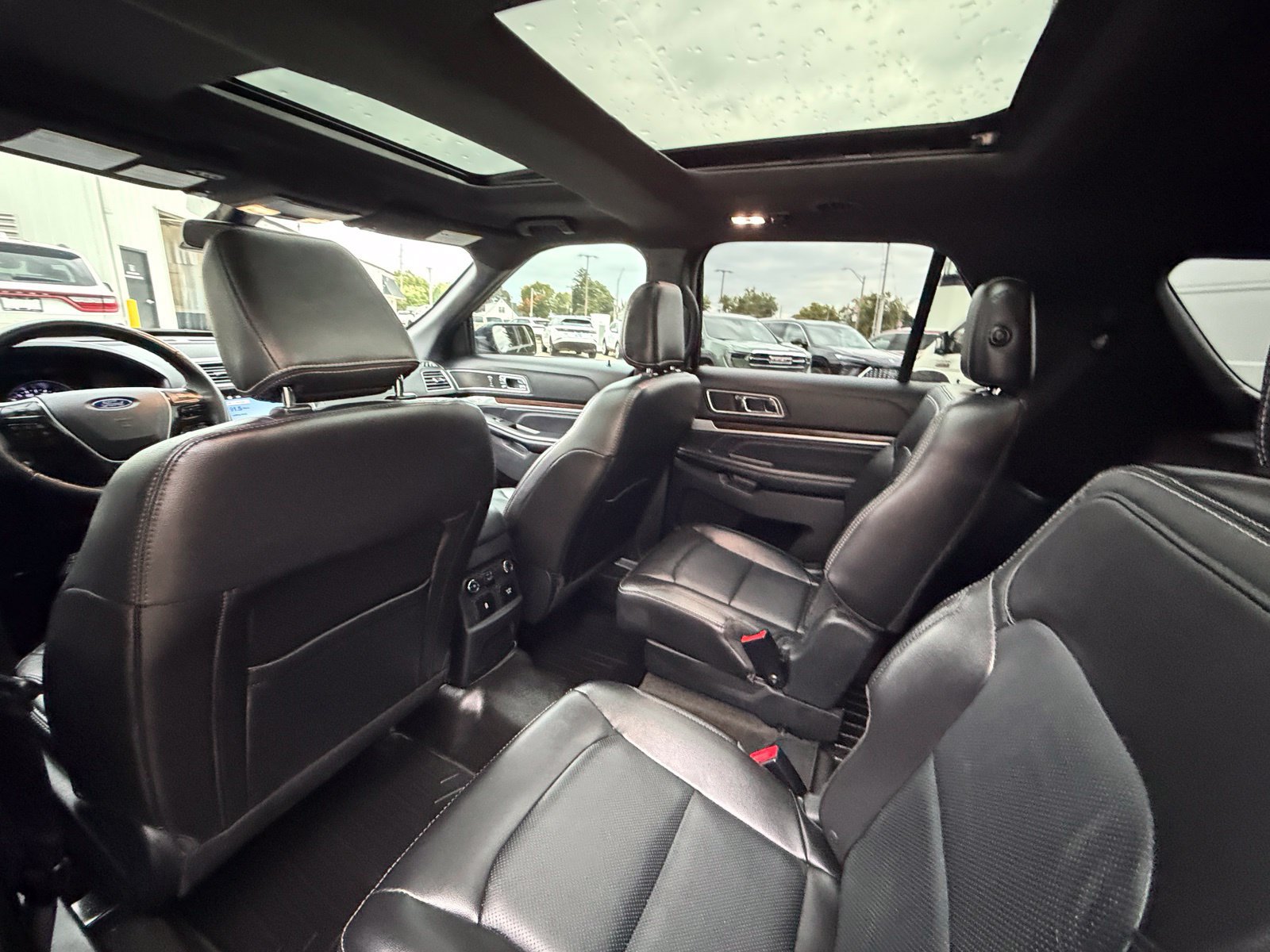 Used 2018 Ford Explorer Limited w/ Equipment Group 301A AWD/4WD image 26