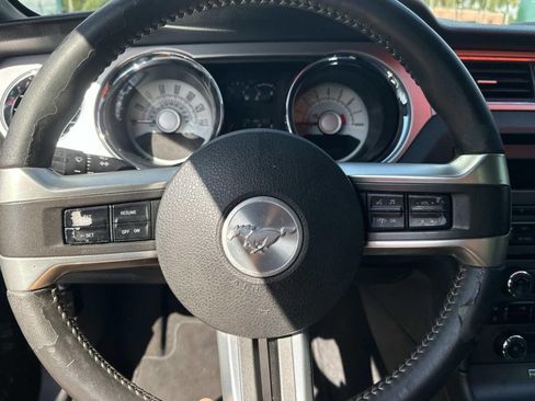 Used 2010 Ford Mustang GT image 9