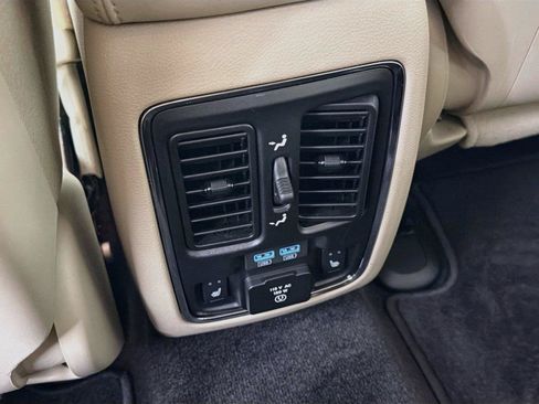 Used 2018 Jeep Grand Cherokee Limited AWD/4WD image 29