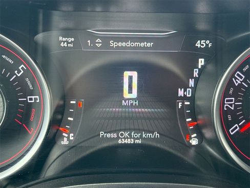 Used 2019 Dodge Challenger SXT image 10