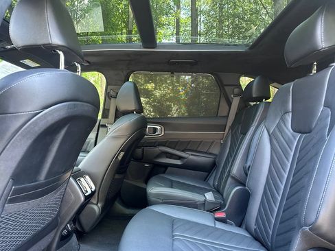 Used 2025 Kia Sorento SX Prestige AWD/4WD image 6