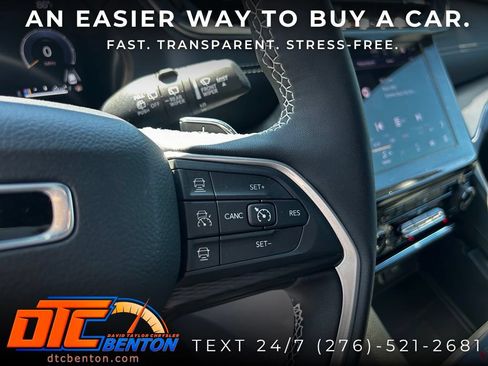 Used 2025 Jeep Grand Cherokee L Laredo AWD/4WD image 19