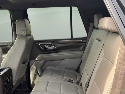 Used 2021 Chevrolet Tahoe Z71 w/ Z71 Off-Road Package AWD/4WD image 12