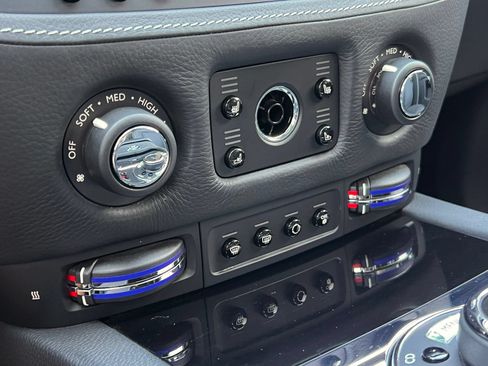 Used 2017 Rolls-Royce Ghost RWD image 30