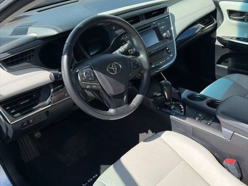 Used 2015 Toyota Avalon XLE FWD image 4