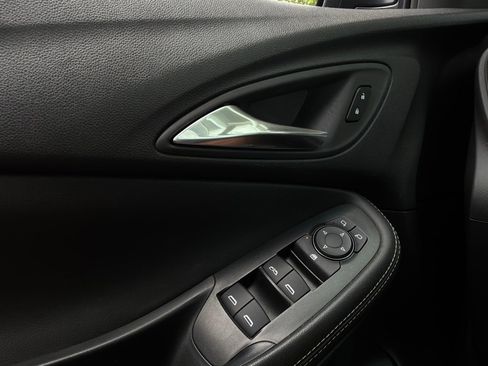 Used 2025 Buick Encore GX Preferred FWD image 19