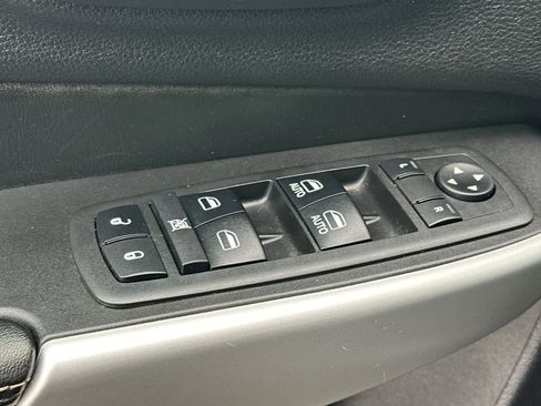 Used 2018 Jeep Cherokee Latitude Plus w/ Cold Weather Group image 13