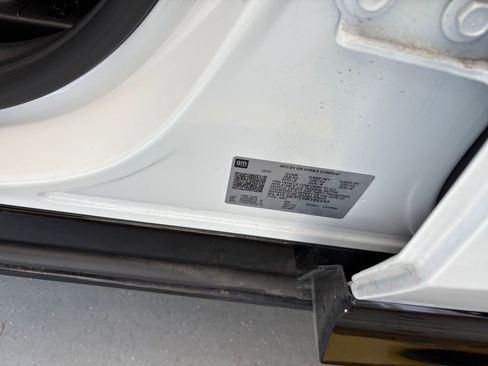 Used 2025 Buick Envista Sport Touring image 29