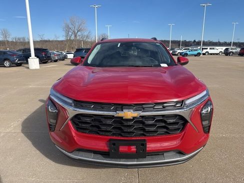 New 2026 Chevrolet Trax LT w/ Driver Confidence Package image 8