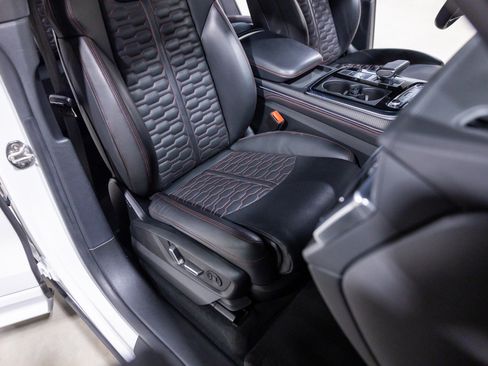 Used 2024 Audi RS Q8 AWD/4WD image 32