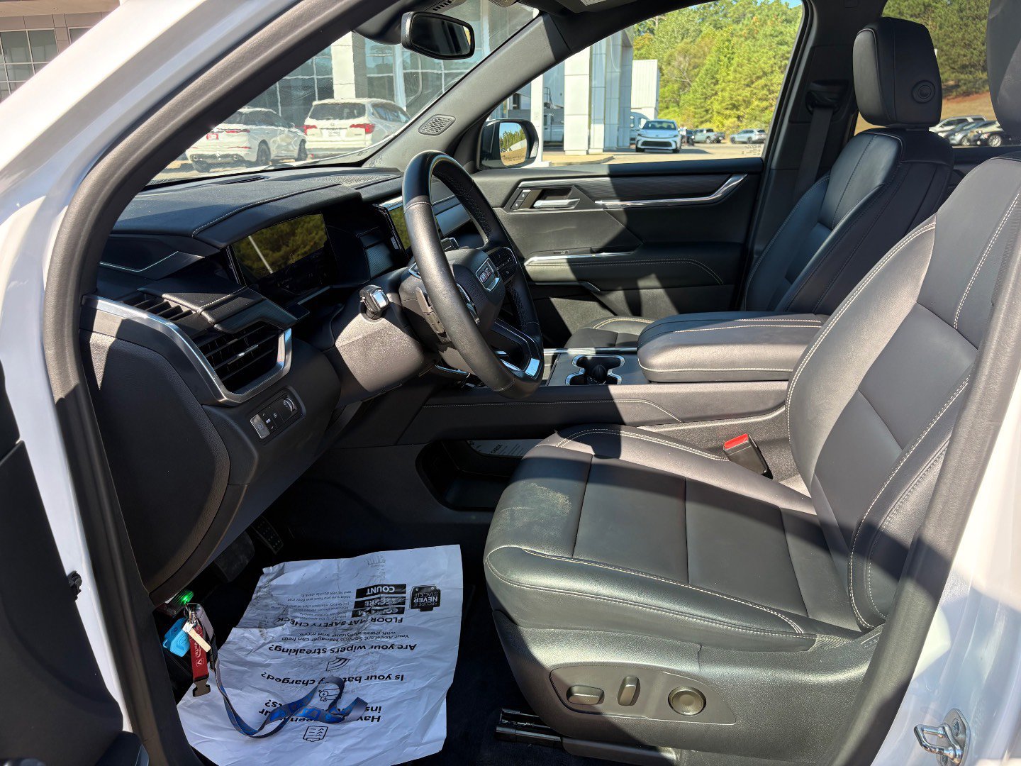 Used 2024 GMC Acadia Elevation FWD image 7