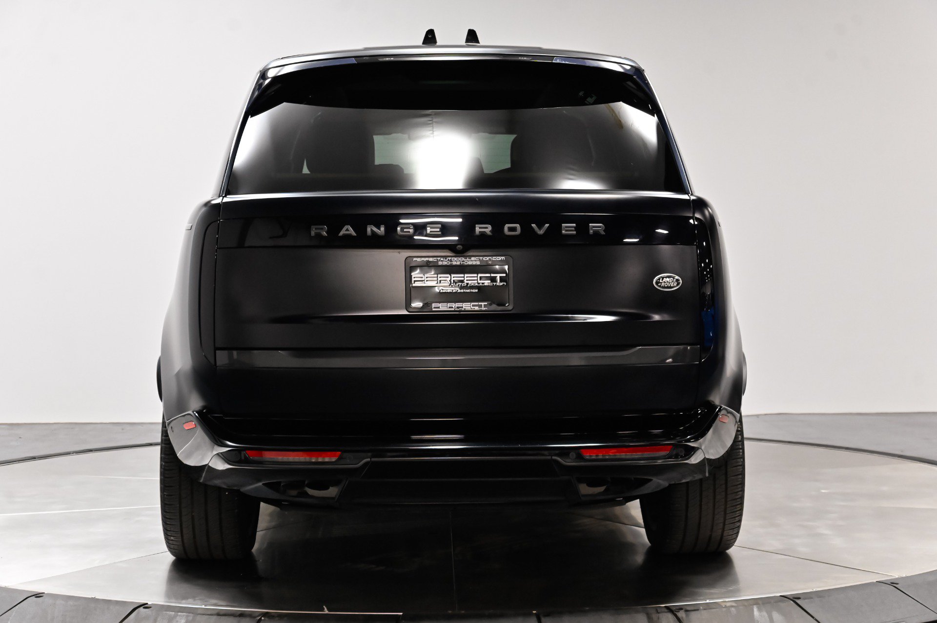 Used 2023 Land Rover Range Rover Long Wheelbase Autobiography AWD/4WD image 28