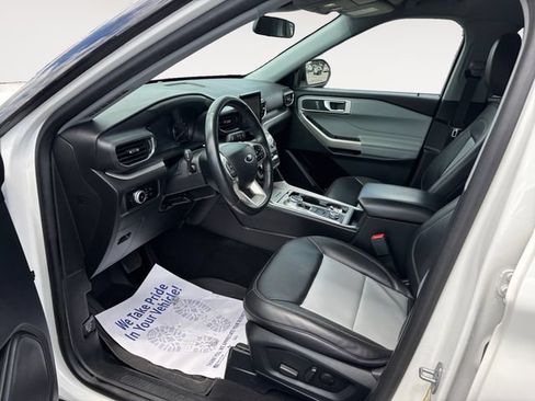 Used 2023 Ford Explorer XLT w/ Equipment Group 202A AWD/4WD image 9