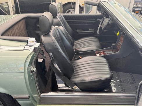 Used 1988 Mercedes-Benz 560 SL image 13