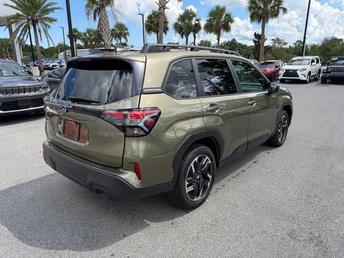 Used 2026 Subaru Forester Premium AWD/4WD image 3