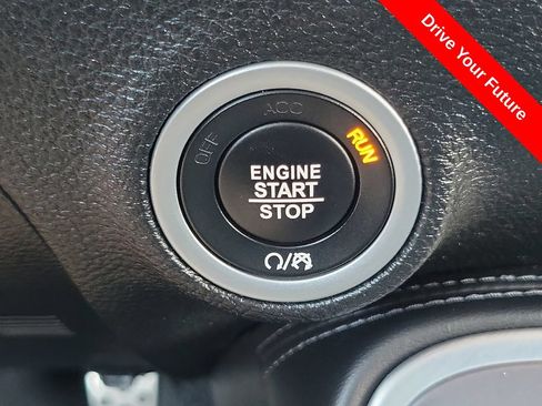 Used 2022 Dodge Challenger R/T Scat Pack RWD image 9