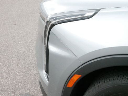 Certified 2025 Cadillac XT4 Premium Luxury image 16