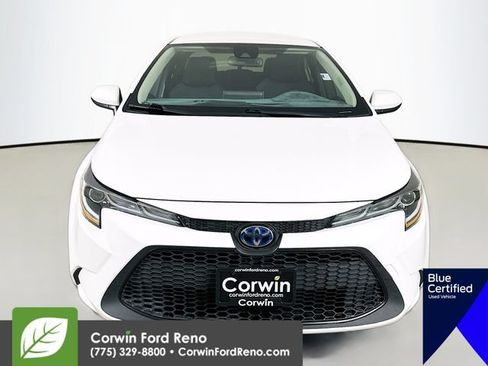 Used 2021 Toyota Corolla LE FWD image 2