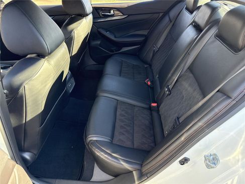 Used 2023 Nissan Maxima SR w/ Sport Mat Group FWD image 18