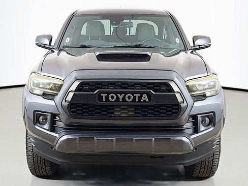Used 2018 Toyota Tacoma TRD Sport w/ Technology Package AWD/4WD image 8