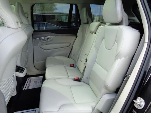 Used 2023 Volvo XC90 B6 Plus AWD/4WD image 17