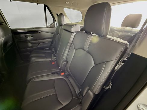 New 2025 Honda Pilot Touring image 30