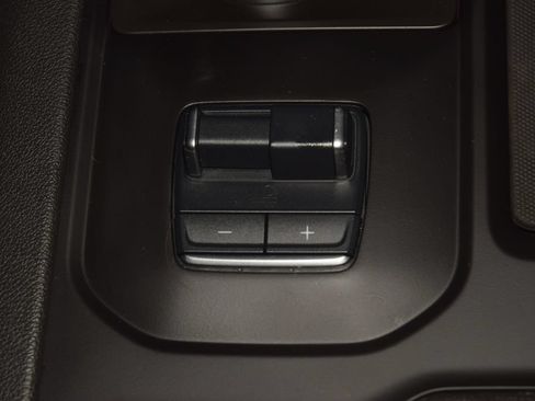 Used 2024 GMC Sierra 1500 AT4 w/ Technology Package AWD/4WD image 32