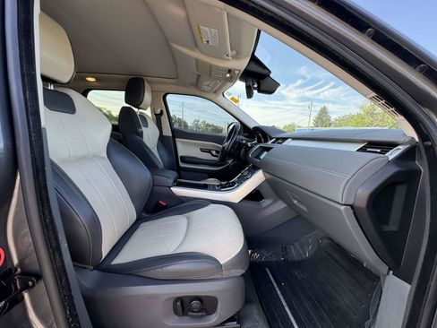Used 2017 Land Rover Range Rover Evoque SE Premium AWD/4WD image 18