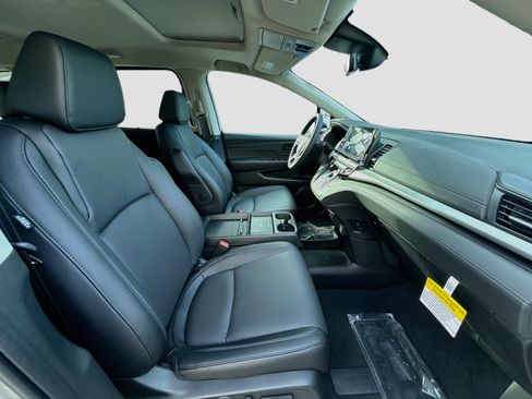 Certified 2026 Honda Odyssey EX-L image 25