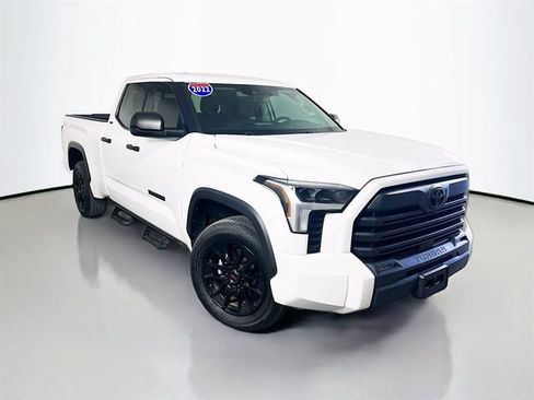 Used 2022 Toyota Tundra SR5 RWD image 2