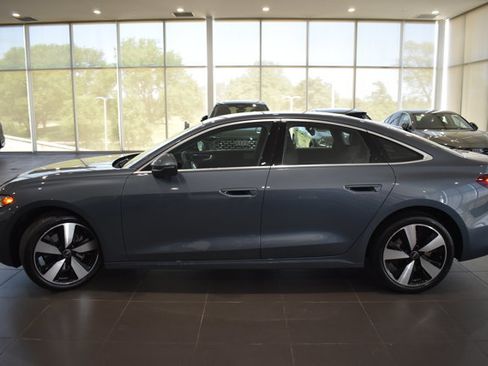 Used 2025 Audi A5 2.0T Premium Plus w/ Premium Plus AWD/4WD image 4