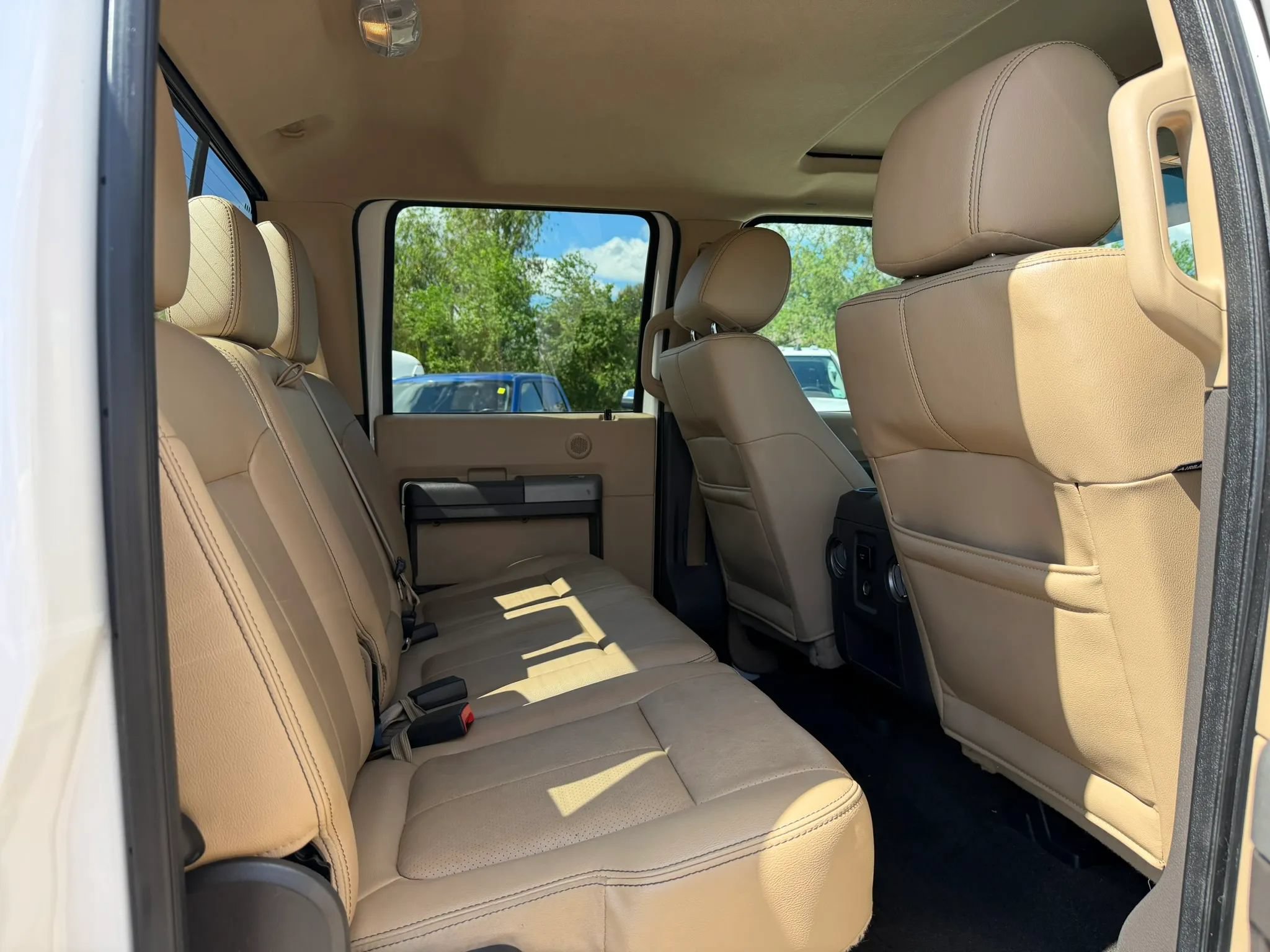 Used 2015 Ford F250 Lariat w/ Lariat Ultimate Package AWD/4WD image 22