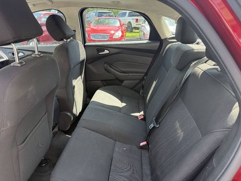 Used 2015 Ford Focus SE w/ SE Sport Package FWD image 11