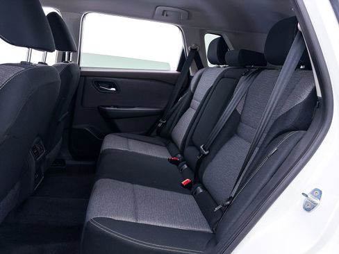 Used 2023 Nissan Rogue SV FWD image 36