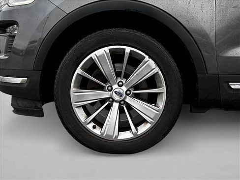 Used 2018 Ford Explorer Limited image 9