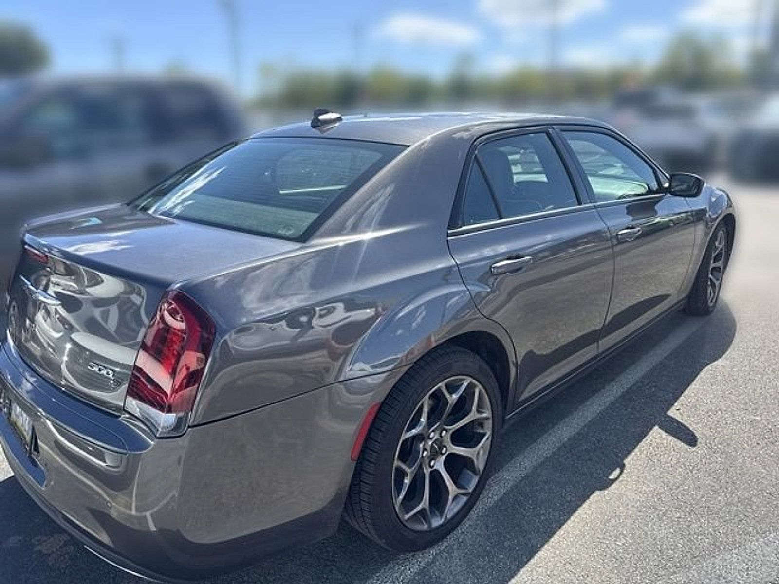 Used 2018 Chrysler 300 S w/ 300S Premium Group RWD image 7