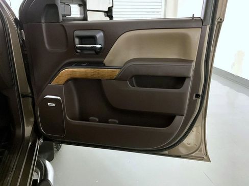 Used 2015 Chevrolet Silverado 1500 LTZ w/ LTZ Plus Package image 16