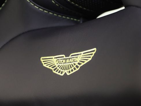 Used 2019 Aston Martin V8 Vantage Coupe RWD image 38