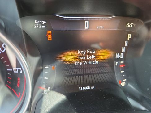 Used 2015 Dodge Challenger SXT RWD image 2