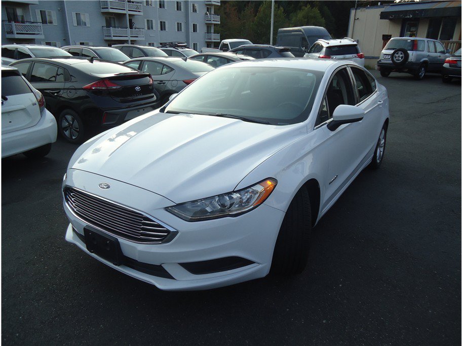 Used 2018 Ford Fusion SE FWD image 1