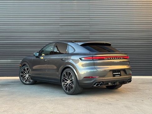 Certified 2026 Porsche Cayenne Coupe AWD/4WD image 3