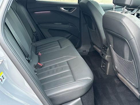 Used 2022 Audi Q4 e-tron Premium Plus w/ Premium Plus image 14