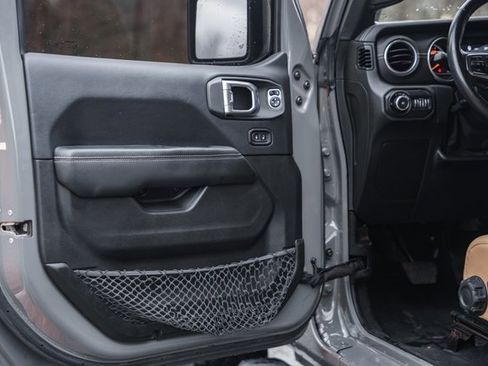 Used 2018 Jeep Wrangler Unlimited Sahara w/ Dual Top Group image 37