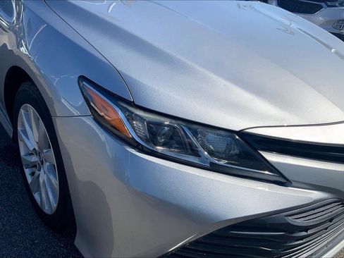 Used 2020 Toyota Camry LE FWD image 25