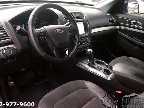 Used 2018 Ford Explorer XLT w/ Equipment Group 202A image 12