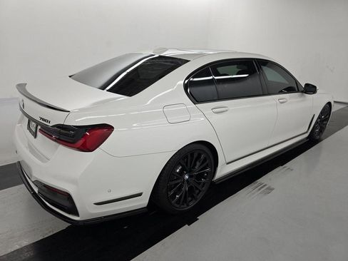 Used 2022 BMW 750i xDrive w/ Executive Package image 5